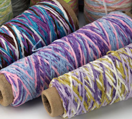 Anti Pilling 12nm Parlak Chenille Yarn Boyalı Ve Çiğ Beyaz Yüzük Spun