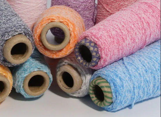 İki karışık renk chenille ipliği Chunky Dyeed 50% Polyester 50% Pamuk karışık beyaz nokta